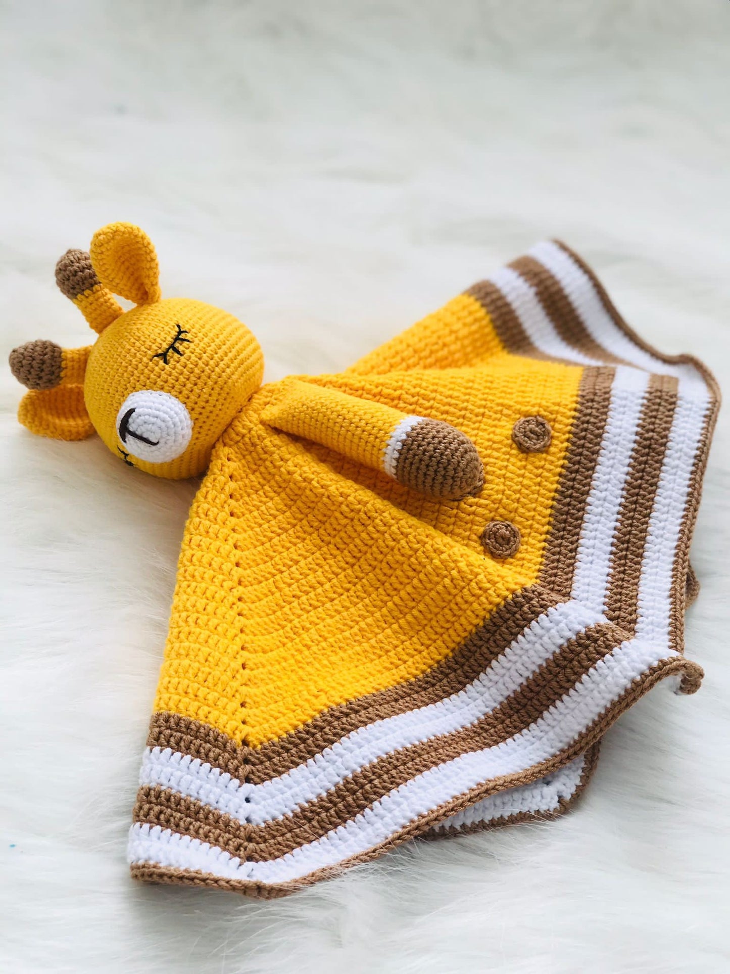 Crochet Comforter Baby Giraffe for New Born Gift and Home Decor and Ornament