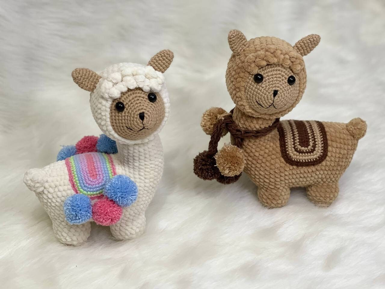 Adorable handmade crochet alpaca llama, perfect for animal lovers and collectors. Soft and cuddly, with a beautiful, detailed design, this alpaca llama is a unique addition to any collection. Available in multiple colors, and carefully crafted