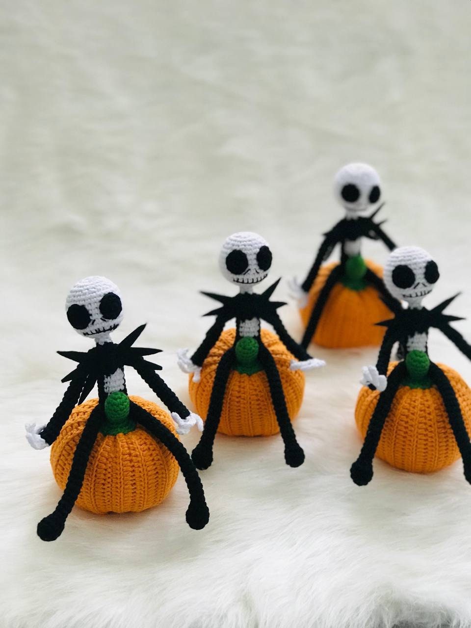 Halloween Crochet Skeleton with Pumpkin, Halloween Pumpkin, Knitted Skeleton, Knitted Pumpkin, Crochet Halloween Decor,
