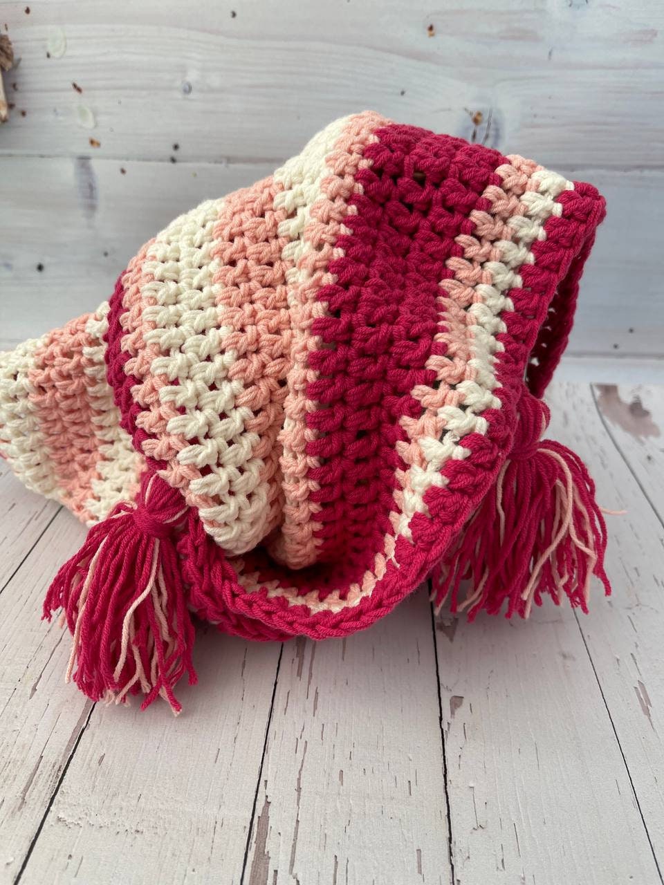 Handmade Crochet Enid Snood with Soft and Cozy Yarn,Chunky Infinity Scarf for Women with Unique Textured Design,Vintage Inspired Sinclair Style Neck Warmer,Stylish and Comfortable Enid Sinclair Snood,Boho Chic Winter Accessory for Women