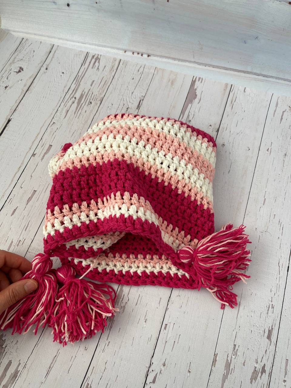 Handmade Crochet Enid Snood with Soft and Cozy Yarn,Chunky Infinity Scarf for Women with Unique Textured Design,Vintage Inspired Sinclair Style Neck Warmer,Stylish and Comfortable Enid Sinclair Snood,Boho Chic Winter Accessory for Women