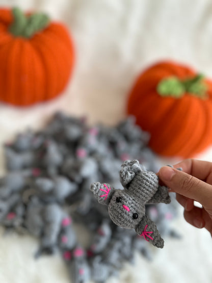Bat Keychain, Bat Keyring. Crochet Halloween gift, Crochet Bat. Halloween bat, Bat gift, cute bat.
