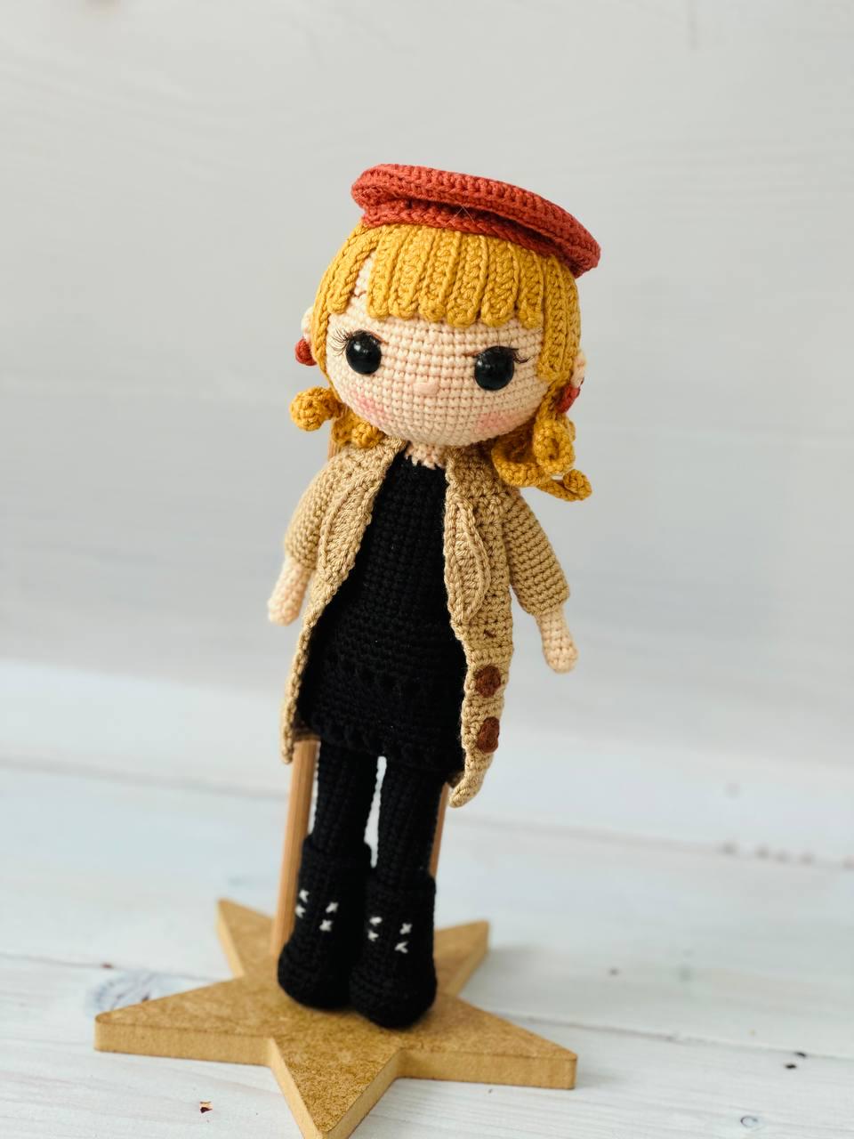 Taylor Swift doll, Taylor Swift crochet doll, Taylor Swift figure.